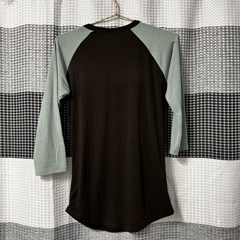 LuLaRoe Randy Shirt - Picture 4 of 4